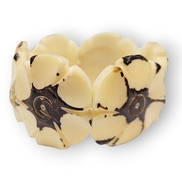 CARVED Flower Stretch Bracelet Tagua Nut Vegetable Ivory Cream Brown Tropical 7" - Picture 1 of 6